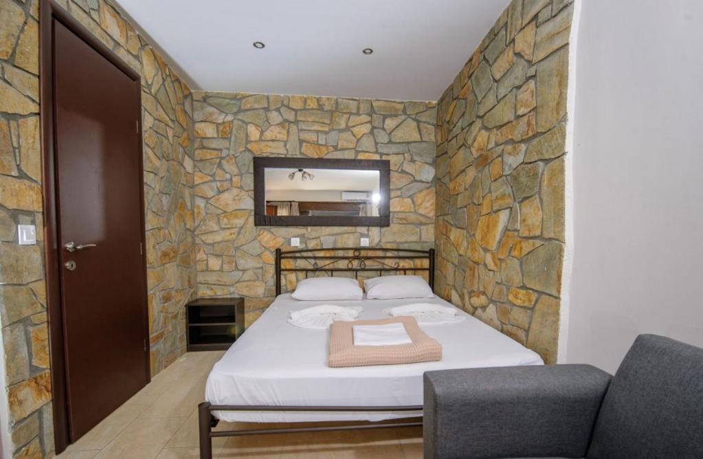 Stone Suites Pefkochori Exteriör bild