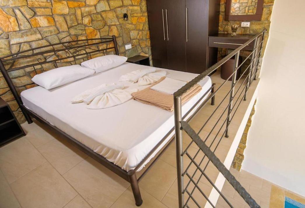 Stone Suites Pefkochori Exteriör bild